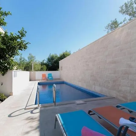 Family-friendly With Swimming Pool Supetar, Brac - 16774 Apartman Supetar